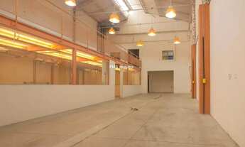 Imagem 3: Galpão Comercial para Locação em Pinheiros, São Paulo-SP: 5 Salas, 2 Banheiros, 2 Vagas de