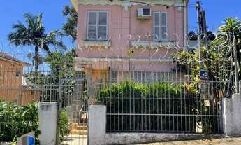 Imagem: Amplo Terreno com Casa no Partenon