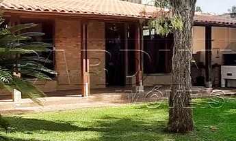 Imagem 3: Casa de temporada com churrasqueira e amplo jardim, perto do mar, na praia do Lázaro em Ub