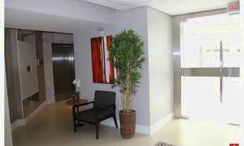 Imagem 2: Apartamento 2 dormitórios sendo 1 ste, sacada chur., gar., Agronômica