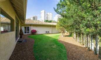 Imagem 7: Localizada em rua fechada com Guarita! 4 suítes! Piscina! 4 Vagas! Real Parque!