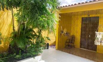 Imagem: Casa à venda com 275m² e bem localizada