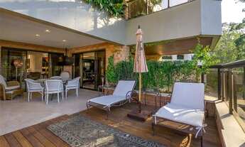 Imagem 2: Apto impecável, novo, em localização privilegiada, 257 m2, 3 suítes, 4 vagas, a venda por