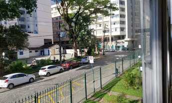 Imagem 6: Apto Centro, reformado, local nobre, frente Museu Imperial, excelente preço - Petrópolis