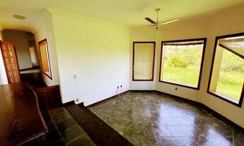 Imagem 2: Casa de condomínio térrea para venda tem 700 metros quadrados com 4 quartos