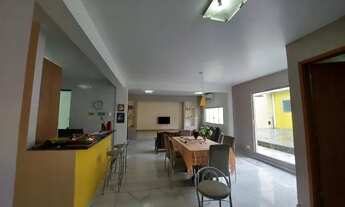 Imagem 2: ALUGO CASA MOBILIADA COM 4 SUITES E EDICULA