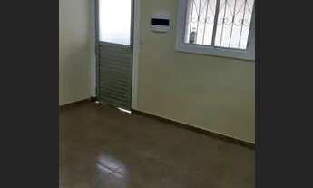 Imagem 3: Apto conjugado para alugar no Aleixo. R$ 700