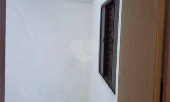 Imagem 3: Casa térrea com comércio conjugado. Terreno conta com 260 metros quadrados. Acasa tem gara