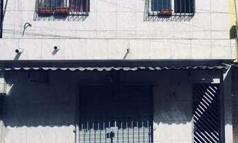 Imagem: Aluga-se Casa de Primeiro Andar