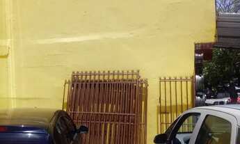 Imagem 2: Vendo esse prédio na Av. Jorge Amado, ao lado da madereira Ipê