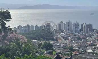 Imagem: FLORIANóPOLIS - Casa Padrão - Centro