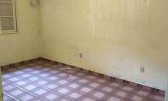 Imagem 2: Casa para venda possui 200 metros quadrados com 2 quartos em Vila Bela Vista - Santo André