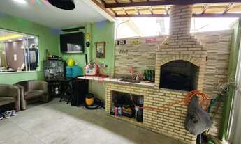 Imagem: Casa com 02 Quartos, churrasqueira e garagem