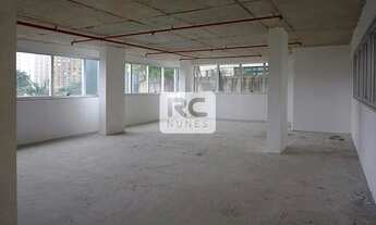 Imagem: Sala com 256 m² e 5 vagas de garagem à