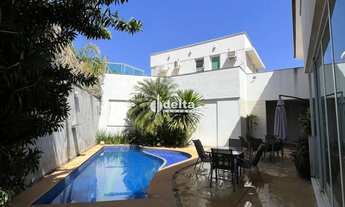 Imagem 2: Casa residencial disponível para venda no bairro Tabajaras em Uberlândia-MG