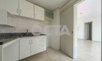 Imagem 4: Apartamento com 2 dormitórios e 2 banheiros no bairro Bela Vista