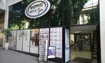 Imagem: Galeria na tijuca loja na frente