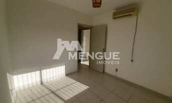 Imagem 3: Apartamento com 2 dormitórios e 1 vaga em condomínio à venda no bairro Sarandi em Porto Al