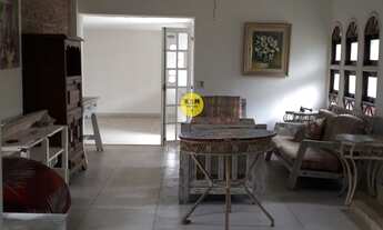 Imagem: Casa colonial com 5 quartos