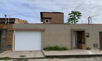 Imagem: Casa 3/4 Aruana, sendo 1 suite com jacuzi