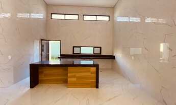 Imagem 3: Casa Plana em Rua Privativa 168,78m², no Aquiraz, 3 suítes, 2 vagas, sala com pé direito