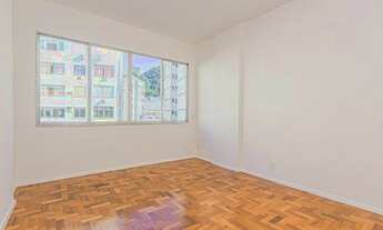 Imagem 5: Apartamento para venda possui 135 metros quadrados com 3 quartos em Copacabana - Rio de Ja