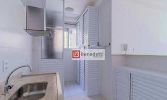 Imagem 5: Lindo apartamento, com 2 dormitórios e 1 vaga de garagem coberta, armários nos dormitórios