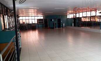 Imagem 7: Prédio comercial no bairro Grã Duquesa