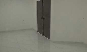 Imagem 4: Prédio comercial em frente à Doçura