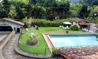 Imagem 2: Excelente Casa 4 quartos com 2 vagas em Petrópolis