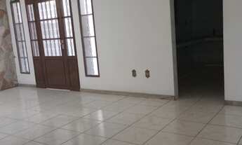 Imagem 4: Casa para aluguel possui 130 metros quadrados com 4 quartos em Angola - Betim - Minas Gera