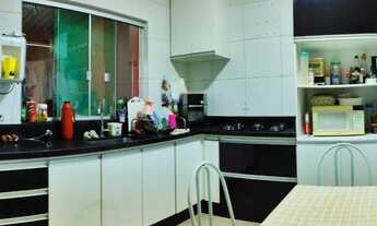 Imagem 7: Casa para venda tem 200 metros quadrados com 3 quartos