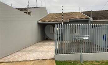 Imagem 2: Casa a venda em Cascavel, bairro Parque,três dormitórios, sendo uma suite, edicula com chu