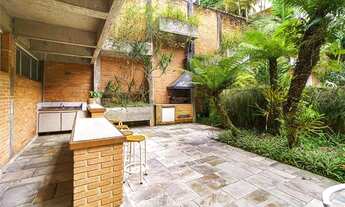 Imagem 2: Casa na Cidade Jardim com piscina e muito potencial!