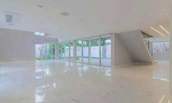 Imagem 6: Sobrado para aluguel possui 608 metros quadrados com 4 quartos em Belvedere - Belo Horizon