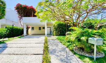 Imagem: Belíssima residência de esquina, disponível