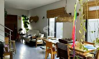 Imagem 7: Sobrado à Venda no Rio Tavares - Florianópolis/SC - 3 Dormitórios, Suíte e Terraço Próximo