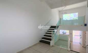 Imagem 4: Casa residencial com 5 quartos disponível para locação no bairro Jardim Karaíba em Uberlân