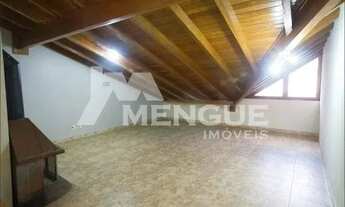 Imagem 4: Casa com 3 dormitórios e 3 vagas de garagem, para locação no bairro Jardim Itu em Porto Al