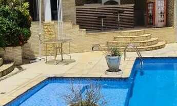 Imagem 1: Casa de Luxo com Piscina