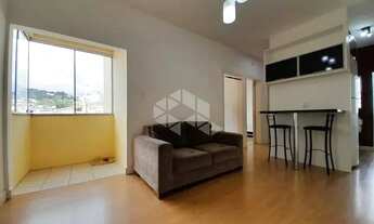 Imagem 2: Apartamento mobiliado com 2 quartos e garagem no Abraão em Florianópolis