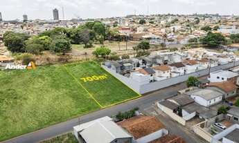 Imagem: Oportunidade! Lote à Venda no Bairro Vila
