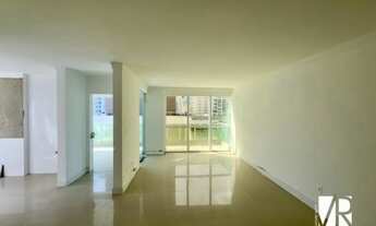 Imagem 2: Descubra Seu Novo Lar na Meia Praia: Apartamento 3 Suítes em Itapema/SC