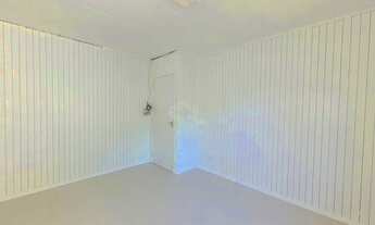 Imagem 5: Casa em condomínio reformada com 2 dormitórios, cozinha ampla, vaga de garagem para 2 carr