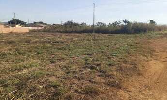 Imagem 2: Três terrenos conjugados 40 mil cada um dos dois do centro e 45 mil o de esquina