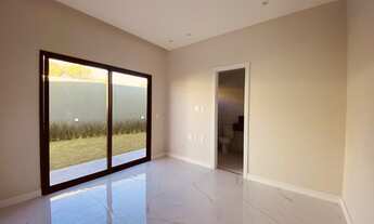 Imagem 7: Casa Plana em Rua Privativa 168,78m², no Aquiraz, 3 suítes, 2 vagas, sala com pé direito