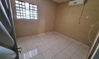 Imagem 4: Casa à venda com 2 quartos e garagem