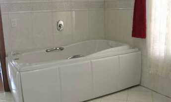 Imagem 5: Casa para venda possui 480 metros quadrados com 5 quartos Próximo a Praia dos Ingleses - F