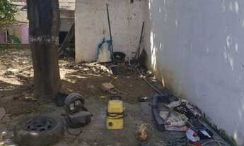 Imagem 3: Vendo casa antiga