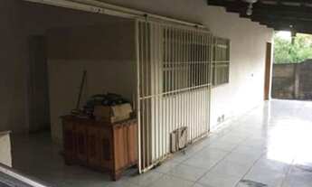 Imagem: Casa 2/4 Centro de Uruaçu GO